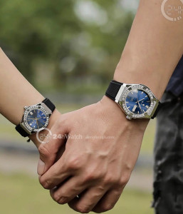 Đồng hồ Cặp Olym Pianus (OP990-45ADGS-GL-X - OP990-45DLS-GL-X) Kính Sapphire - Dây Cao Su - Chính Hãng
