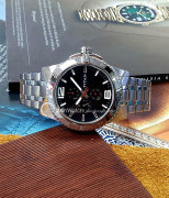 Titan 9442SM01 - Nam - Quartz (Pin) Dây Kim Loại - Chính Hãng