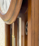 dong-ho-treo-tuong-qua-lac-rhythm-cmj547nr06