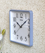 dong-ho-treo-tuong-rhythm-cmg597nr04