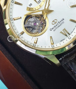dong-ho-orient-star-limited-edition-2025-re-at0018s00b