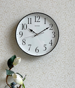 dong-ho-treo-tuong-rhythm-cmg620nr02