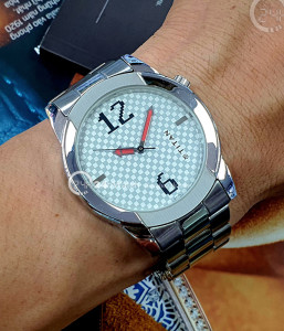 Titan 1588SM02 - Nam - Quartz (Pin) Dây Kim Loại - Chính Hãng