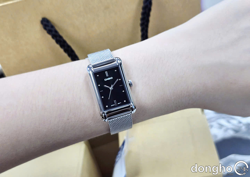chụp trên tay Đồng hồ Casio LTP-B171M-1ADF